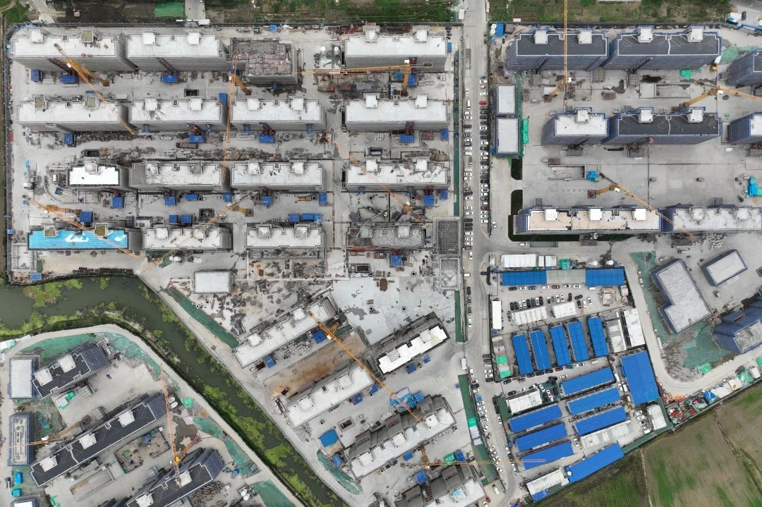 1752461639727325.jpg 富土家園四期保障性安居房B區(qū)項(xiàng)目首批樓棟順利通過(guò)主體結(jié)構(gòu)驗(yàn)收.jpg